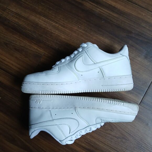 Nike Air Force 1 Low White Sneakers - Size 8.5 (Men's) - Picture 3 of 7